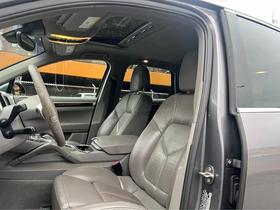 2012 Porsche 958 Cayenne - Image 7 of 10