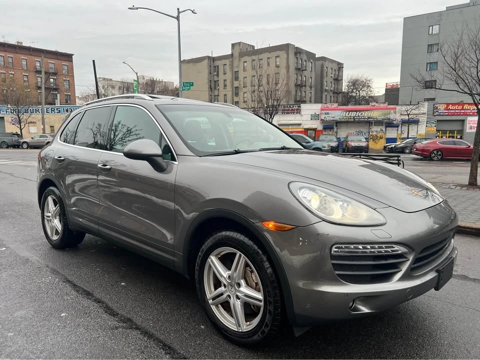2012 Porsche 958 Cayenne - Image 2 of 10