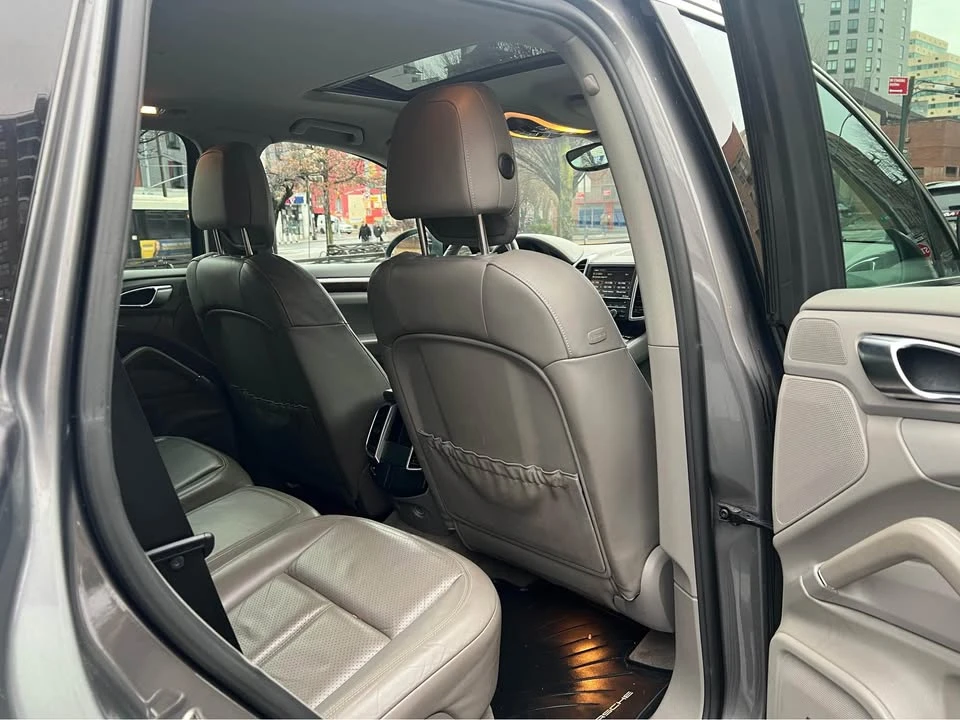 2012 Porsche 958 Cayenne - Image 8 of 10