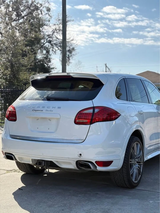 2012 Porsche 958 Cayenne - Image 2 of 7