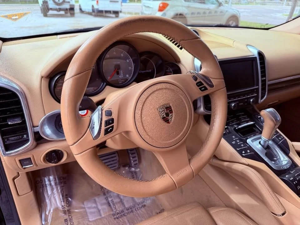 2012 Porsche 958 Cayenne - Image 14 of 16