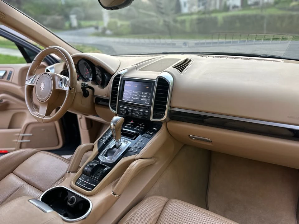 2012 Porsche 958 Cayenne - Image 8 of 15