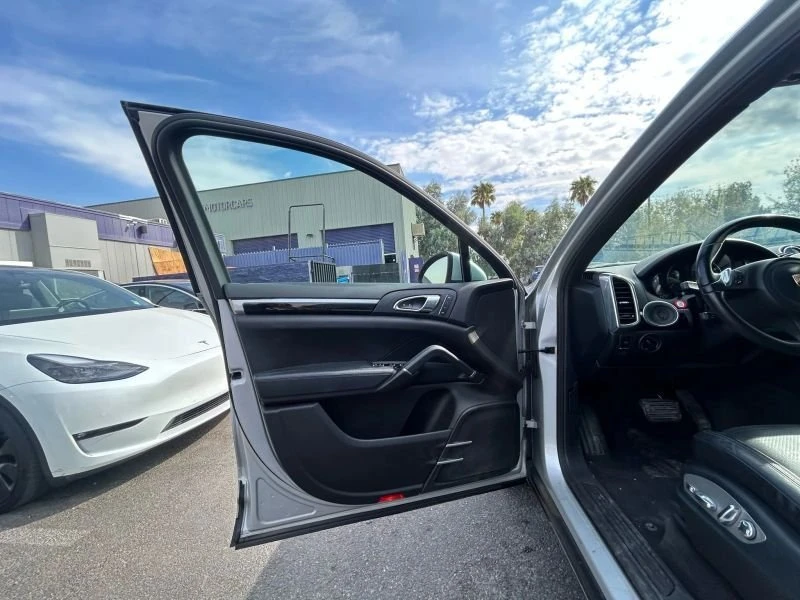 2012 Porsche 958 Cayenne - Image 6 of 11