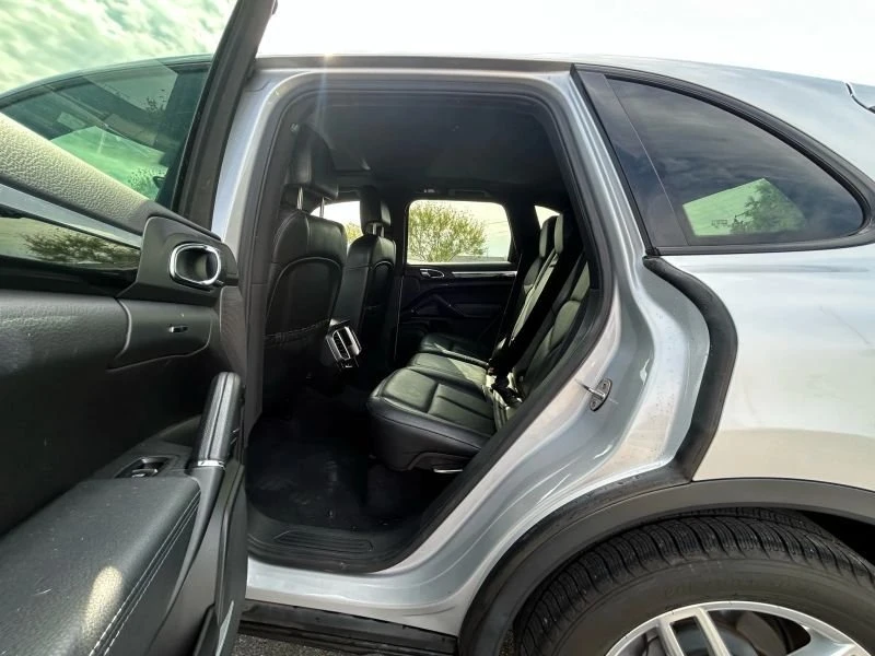 2012 Porsche 958 Cayenne - Image 9 of 11