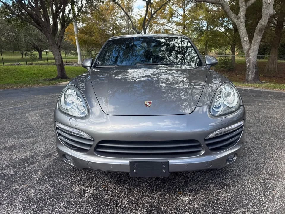 2012 Porsche 958 Cayenne - Image 8 of 17