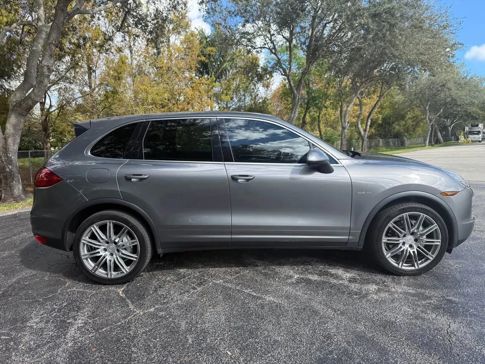 2012 Porsche 958 Cayenne - Image 6 of 17