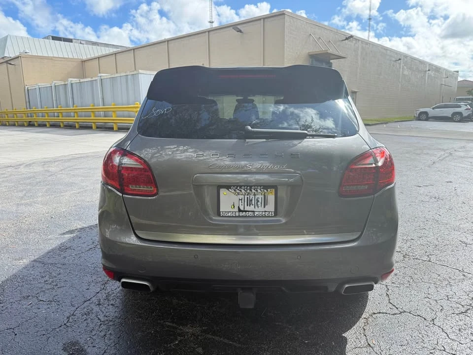 2012 Porsche 958 Cayenne - Image 4 of 17