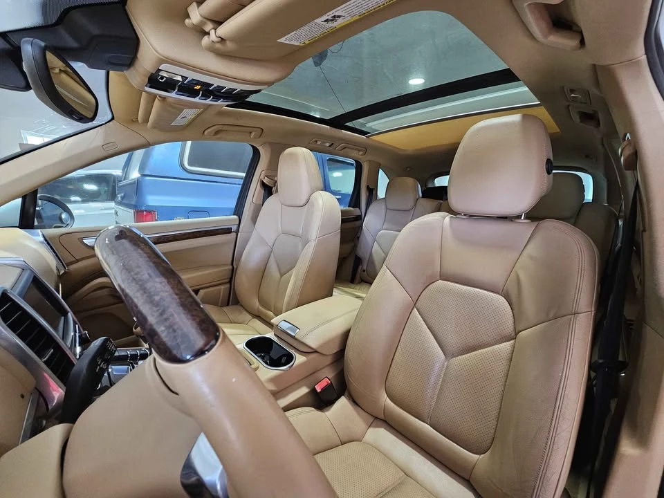 2012 Porsche 958 Cayenne S - Image 3 of 14