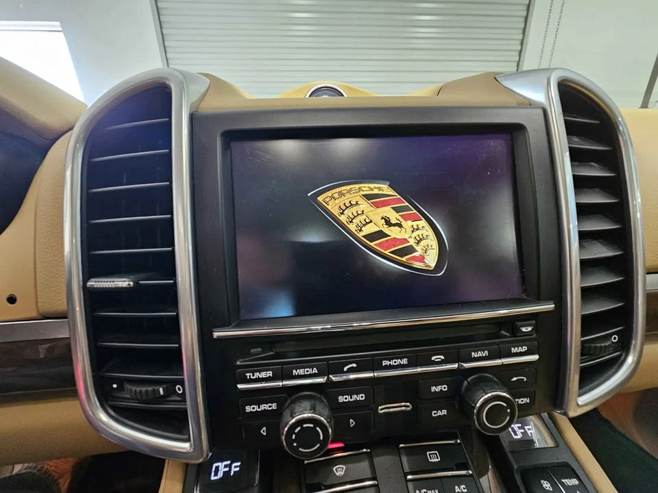 2012 Porsche 958 Cayenne S - Image 5 of 14