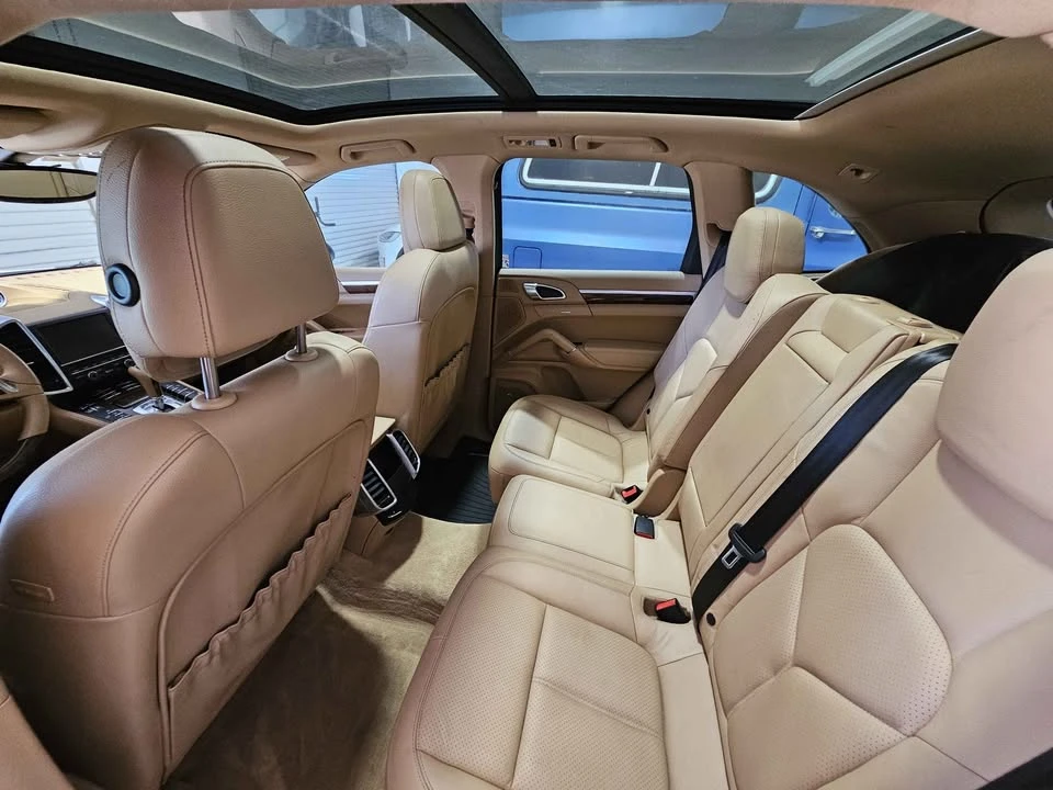 2012 Porsche 958 Cayenne S - Image 9 of 14