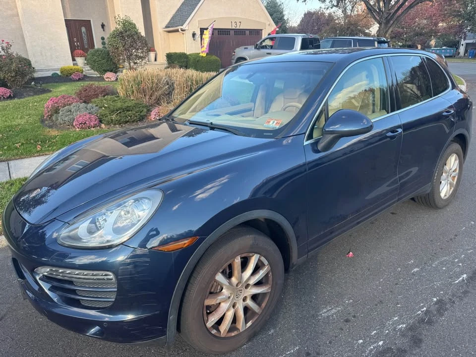 2012 Porsche 958 Cayenne - Image 2 of 12