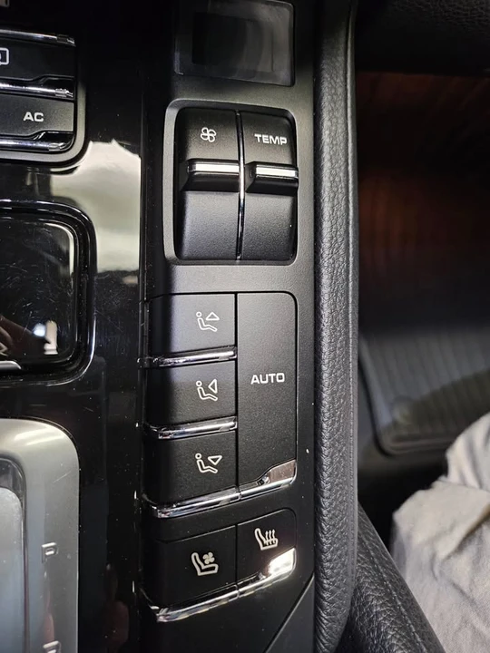 2012 Porsche 958 Cayenne - Image 12 of 14