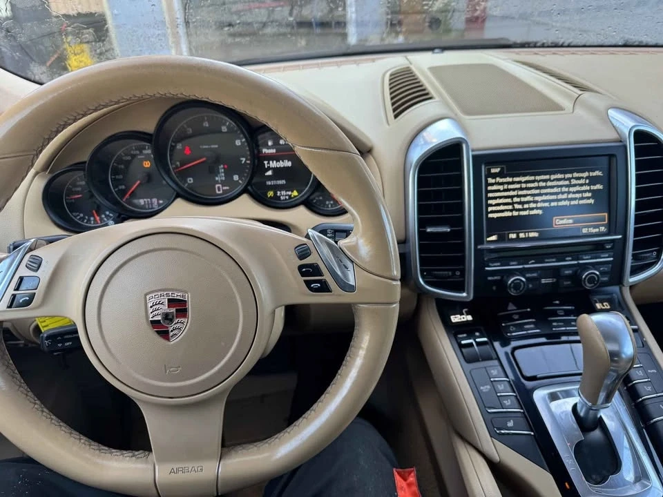 2012 Porsche 958 Cayenne - Image 9 of 10