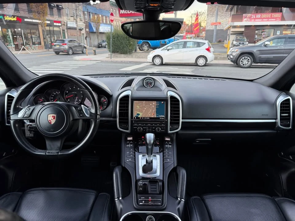 2012 Porsche 958 Cayenne - Image 13 of 20