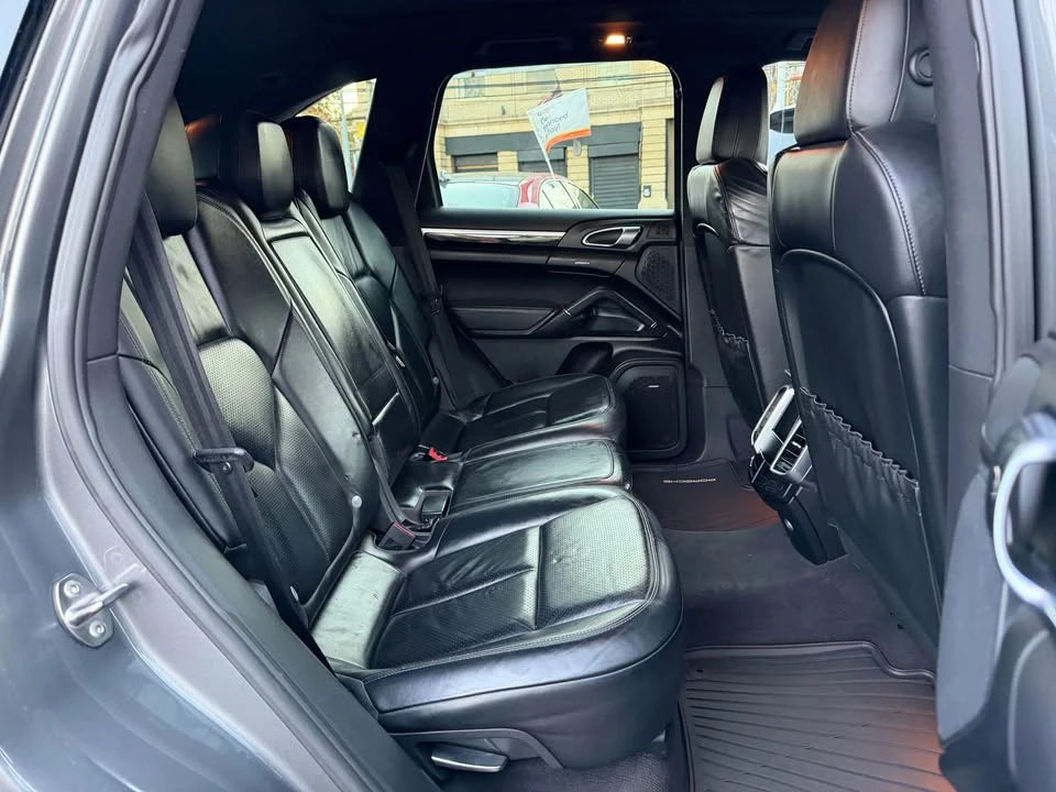 2012 Porsche 958 Cayenne - Image 9 of 20