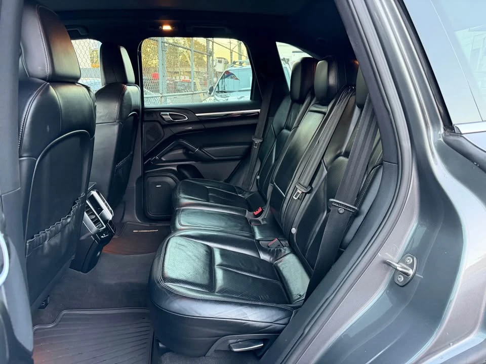 2012 Porsche 958 Cayenne - Image 10 of 20