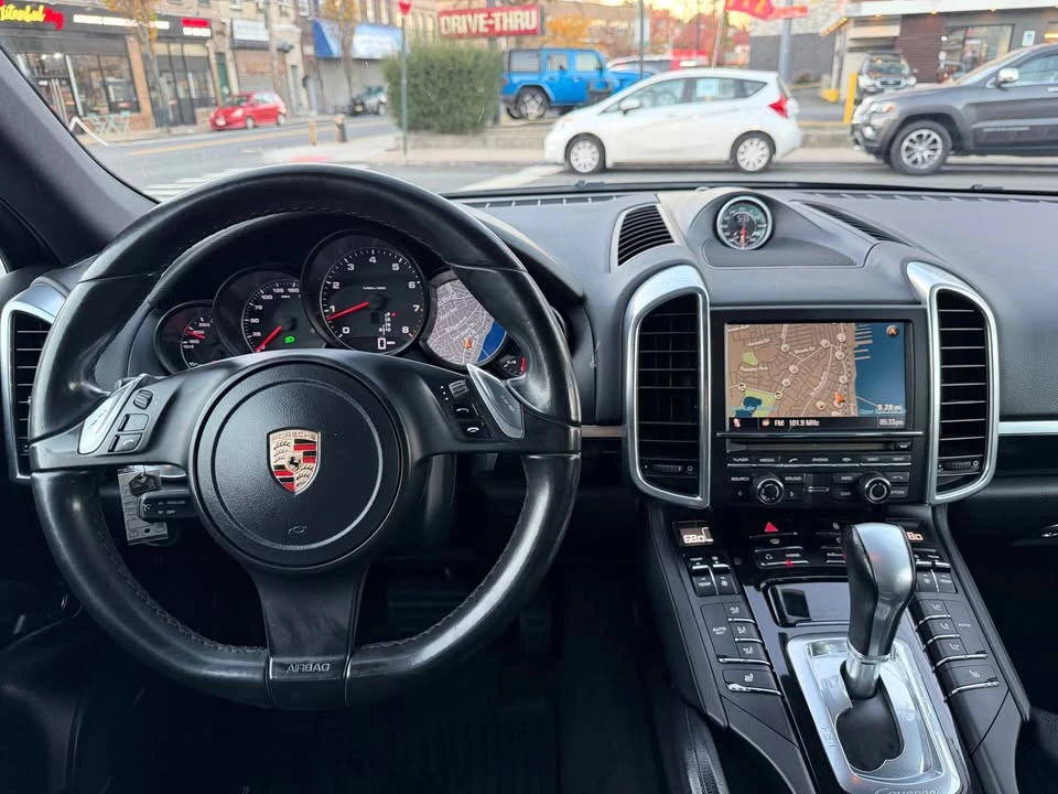 2012 Porsche 958 Cayenne - Image 14 of 20