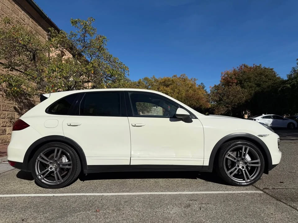2012 Porsche 958 Cayenne S - Image 6 of 15