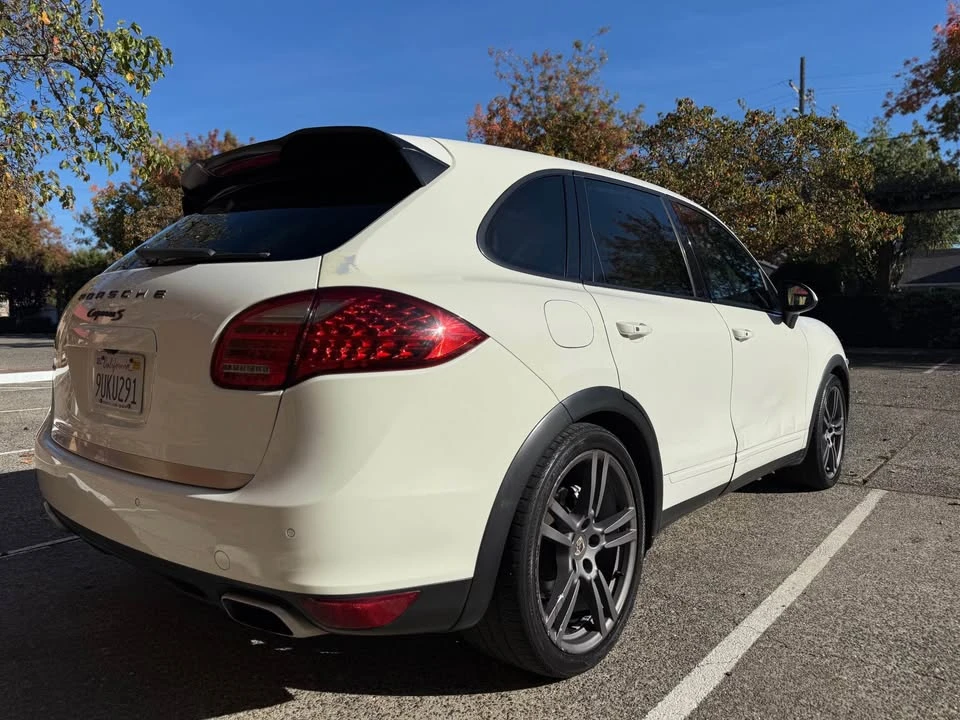 2012 Porsche 958 Cayenne S - Image 3 of 15