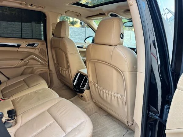 2012 Porsche 958 Cayenne S - Image 14 of 21