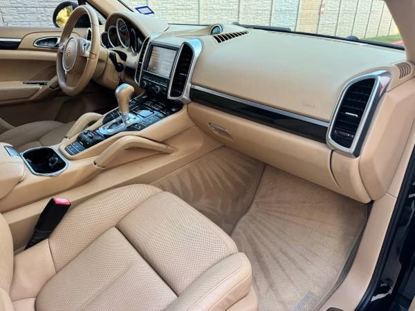 2012 Porsche 958 Cayenne S - Image 16 of 21