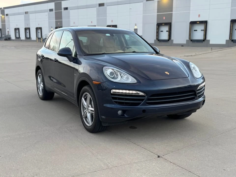 2012 Porsche 958 Cayenne S - Image 2 of 16