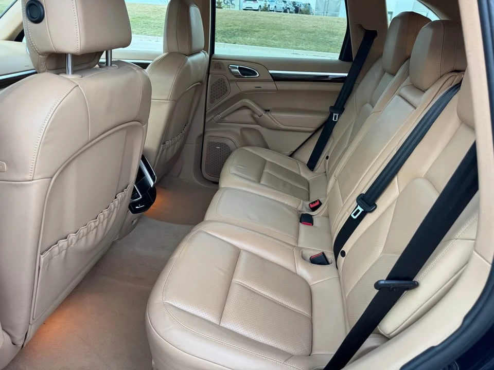 2012 Porsche 958 Cayenne S - Image 9 of 16