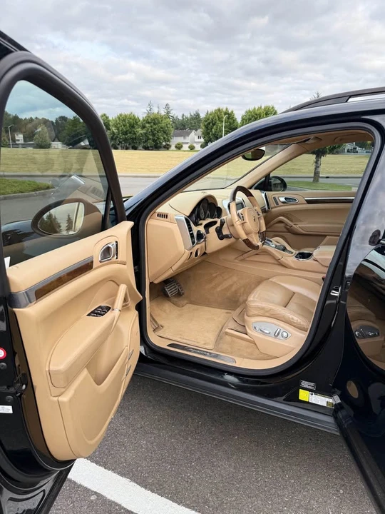 2012 Porsche 958 Cayenne S - Image 8 of 15