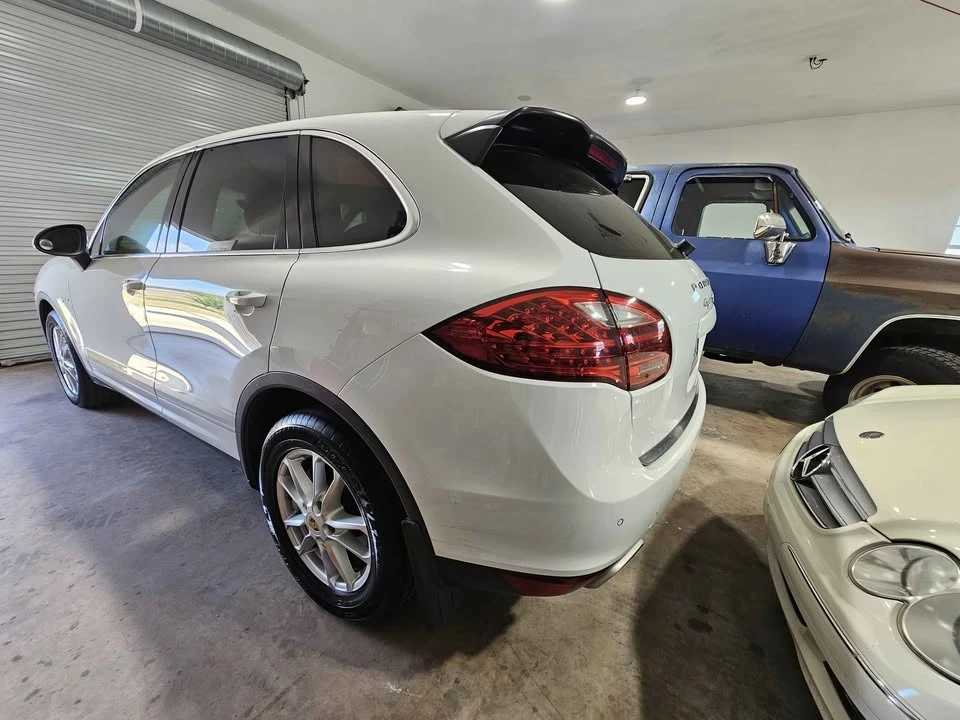 2012 Porsche 958 Cayenne - Image 9 of 20