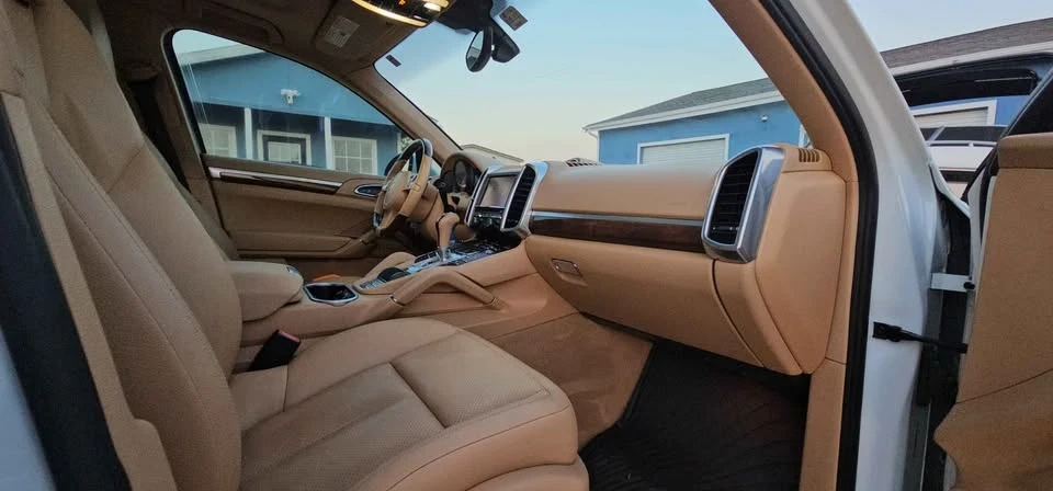 2012 Porsche 958 Cayenne - Image 6 of 20