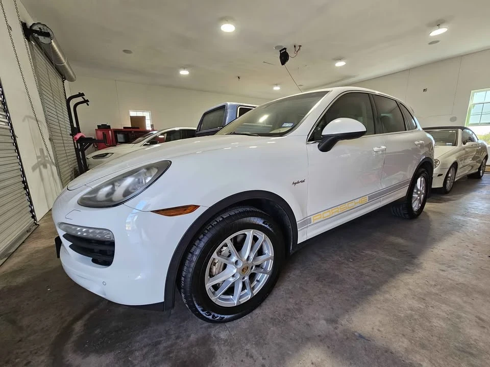 2012 Porsche 958 Cayenne - Image 13 of 20