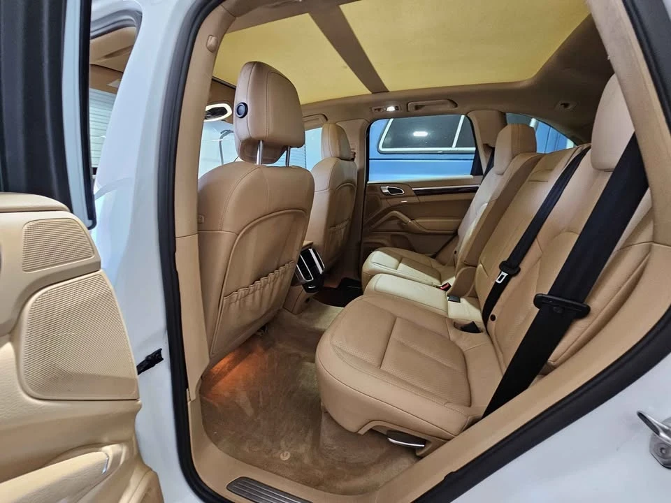 2012 Porsche 958 Cayenne - Image 4 of 20
