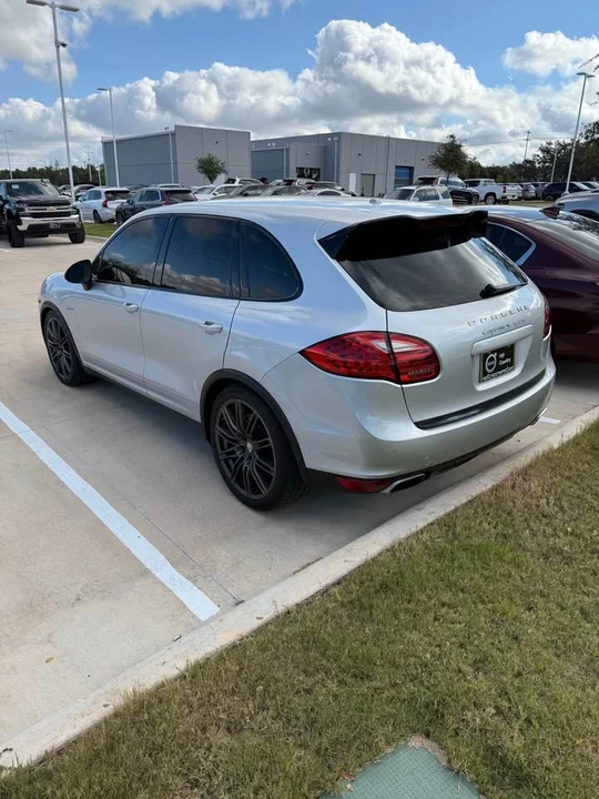 2012 Porsche 958 Cayenne S - Image 3 of 4