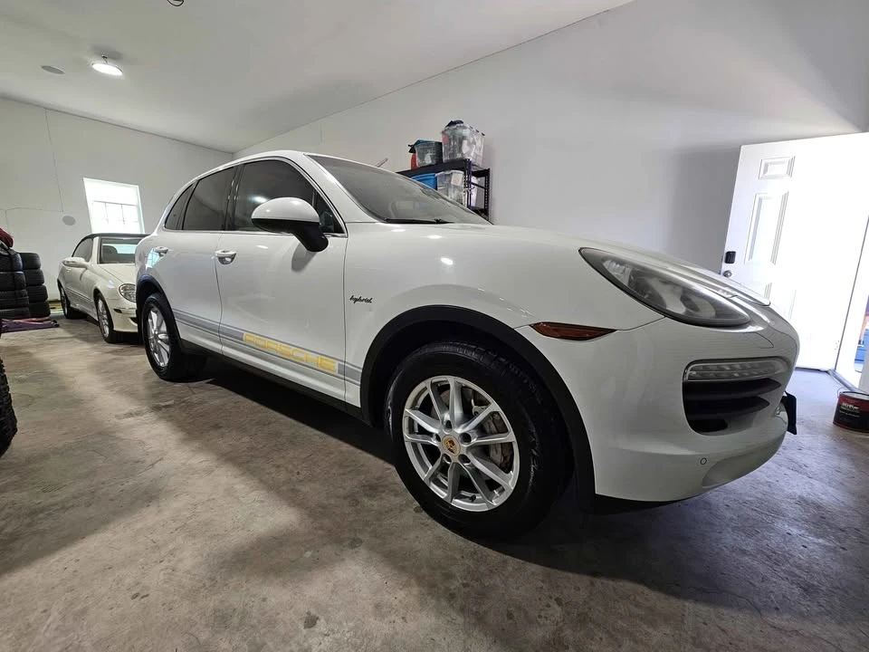 2012 Porsche 958 Cayenne - Image 14 of 20