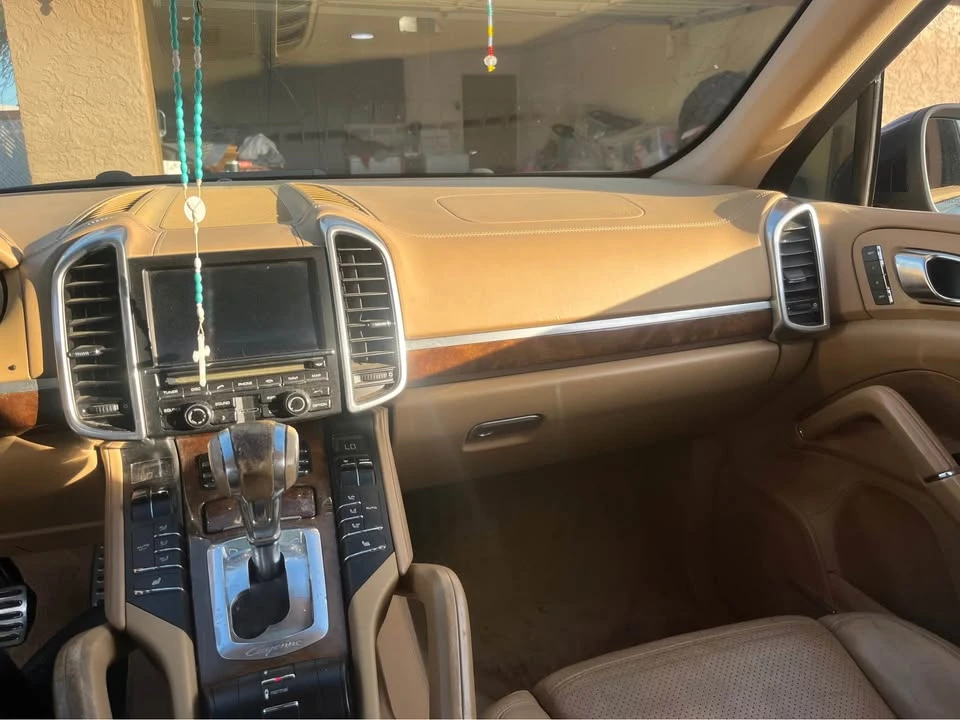 2012 Porsche 958 Cayenne - Image 11 of 18