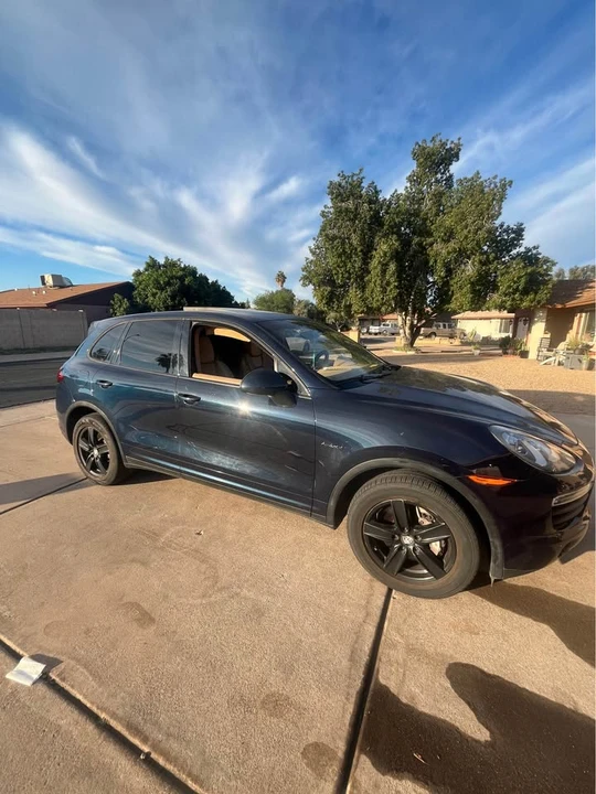 2012 Porsche 958 Cayenne - Image 2 of 18