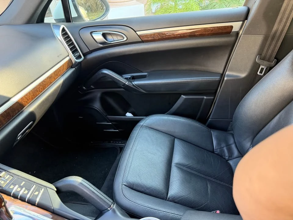 2012 Porsche 958 Cayenne S - Image 10 of 14