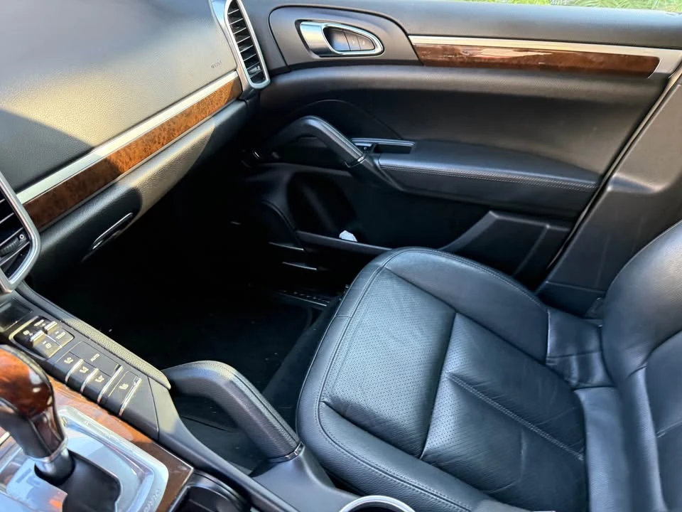 2012 Porsche 958 Cayenne S - Image 11 of 14