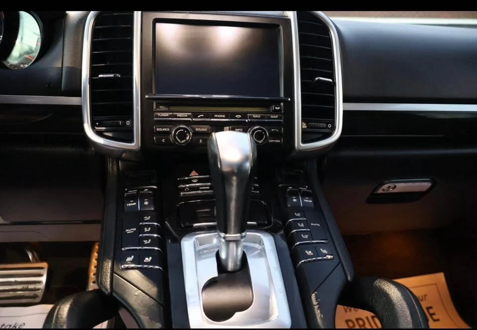 2012 Porsche 958 Cayenne - Image 13 of 17