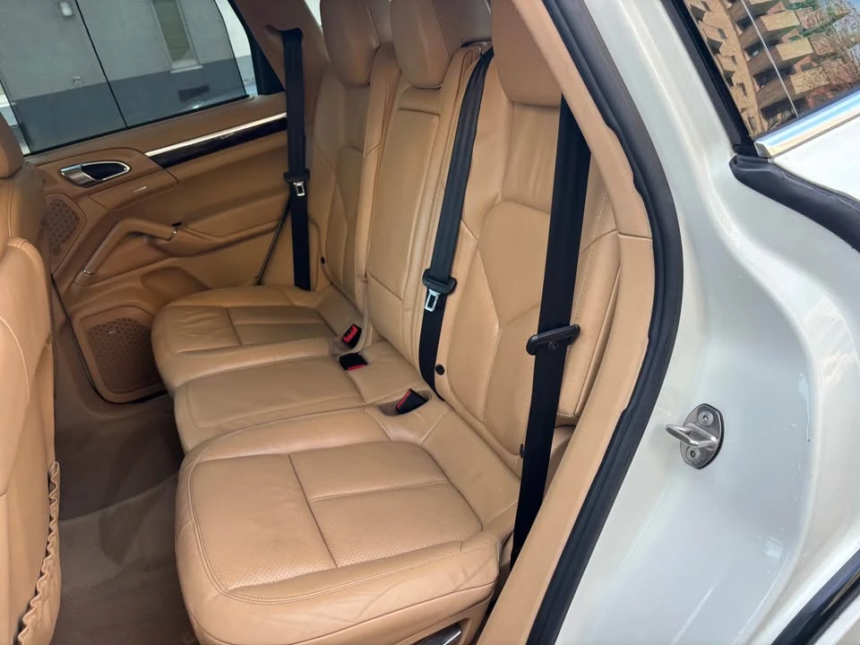 2012 Porsche 958 Cayenne S - Image 10 of 18
