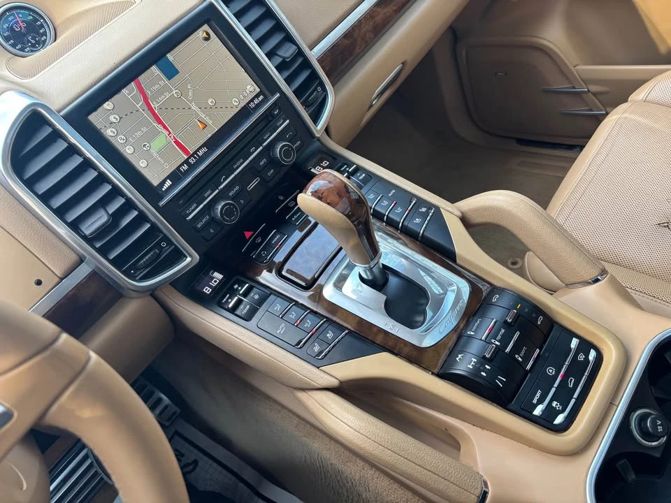 2012 Porsche 958 Cayenne S - Image 16 of 18