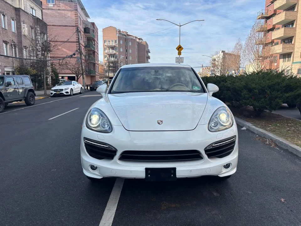 2012 Porsche 958 Cayenne S - Image 2 of 18