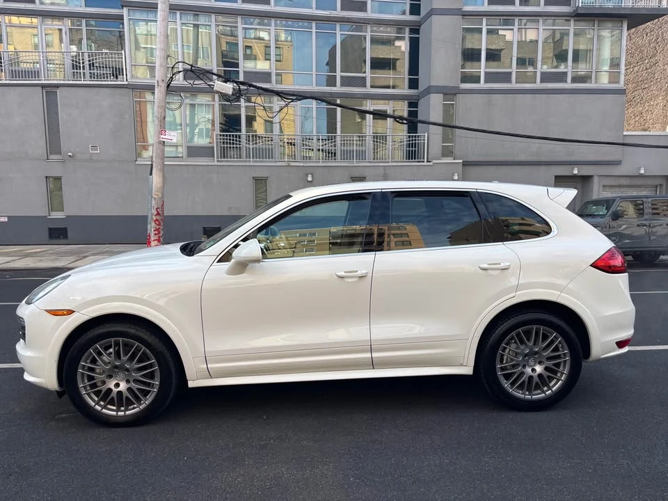 2012 Porsche 958 Cayenne S - Image 8 of 18