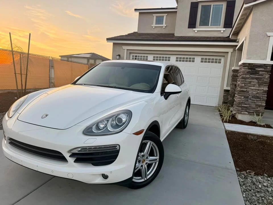2012 Porsche 958 Cayenne S - Image 3 of 11