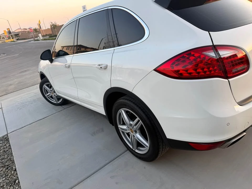 2012 Porsche 958 Cayenne S - Image 6 of 11