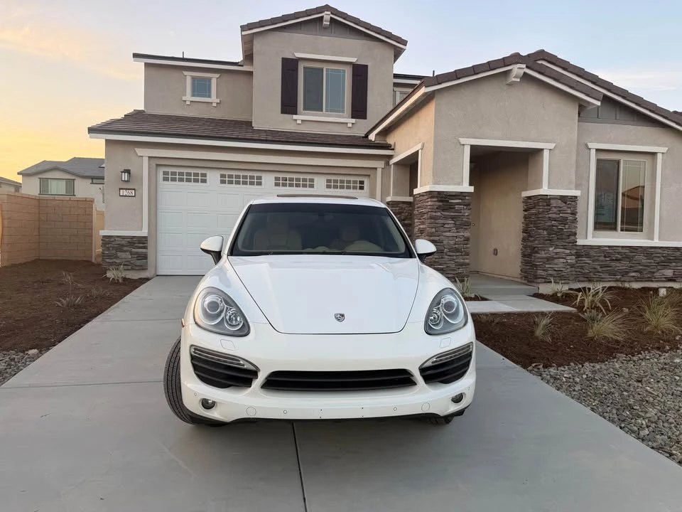 2012 Porsche 958 Cayenne S - Image 4 of 11