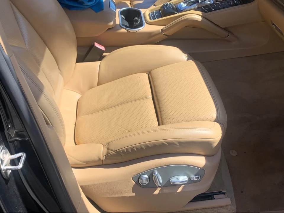 2012 Porsche 958 Cayenne S - Image 7 of 9