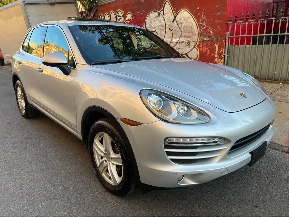 2012 Porsche 958 Cayenne S - Image 3 of 9