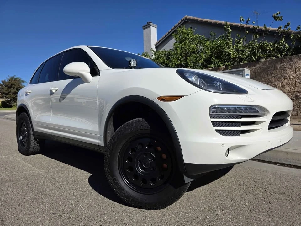 2012 Porsche 958 Cayenne S - Image 2 of 16
