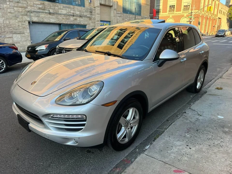 2012 Porsche 958 Cayenne S - Image 2 of 8